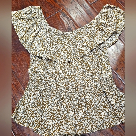 Old Navy Tops - Old Navy Woman's Off Shoulder Smocked Ruffled Neckline cinched waist Large Top